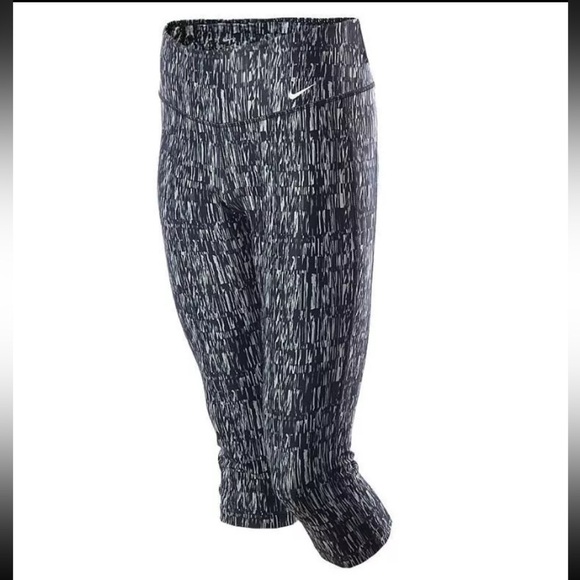 Nike Women’s Power Poly Screen Printed Capri crop pant/leggings Size Medium - Picture 1 of 16